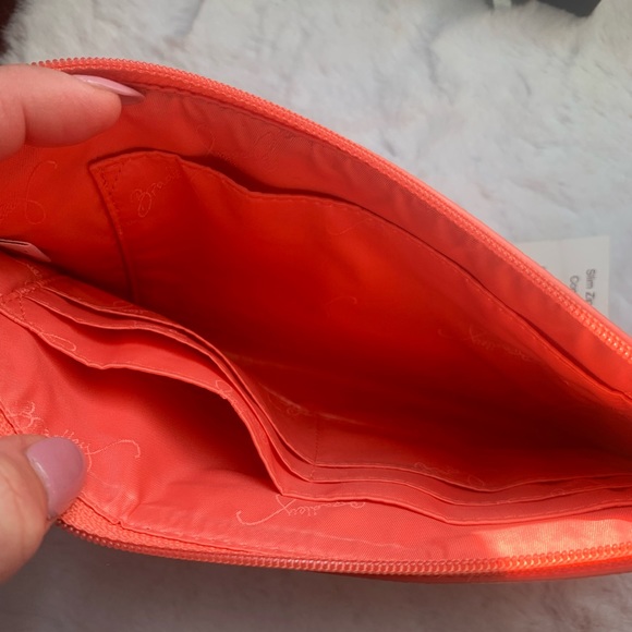 Vera Bradley large summer wristlet - Picture 3 of 3